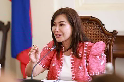 Pam mipagaan sa epekto sa gubat pinaagi sa EO 15