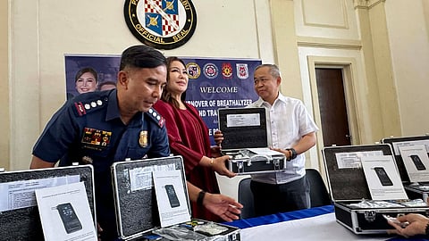 5 ka mga unit sa breath analyzer
gi-turn over ngadto sa Kapitolyo