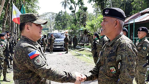 1ID commander visits, boost morale of troops in Lanao del Norte