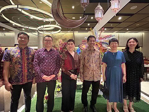 Dignitaries invited to the first night of Dusit Thani Davao’s Malaysian Nights, starting from the second from right, Consul General of Malaysia in Davao Deddy Faisal Ahmad Salleh, Dusit Thani Davao General Manager Vanessa Sustengco, Consul General of Indonesia in Davao Agus Trenggono, Consul General of China in Davao Zhao Xiuzhen, and Consul Lu He of the Consulate General of the People's Republic of China in Davao.