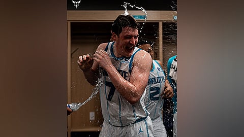 Knueppel sets rookie 3-point record