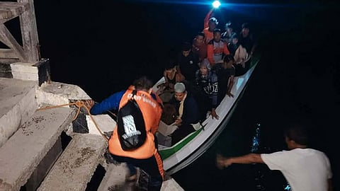 Motorboat capsizes of Basilan; 15 rescued