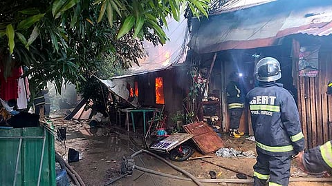 9 ka balay naugdaw sa sunog sa Banawa