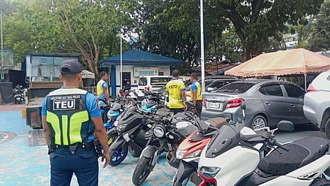 Viral photo sparks probe: Did a Cebu City police officer use an impounded motorcycle?