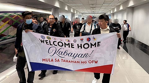 81 OFWs sa Dubai nanguli sa Pilipinas