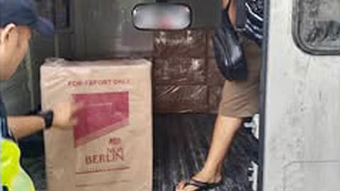 Maguindanao del Norte cops arrest 2, seize P427,840 smuggled cigarettes
