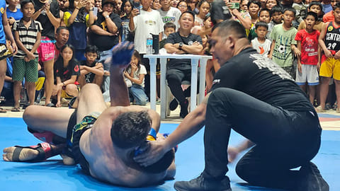 French fighter mituok sa Pinoy