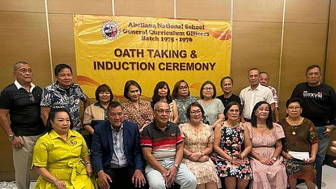 Abellana National School Batch ’76 general curriculum holds oathtaking of new officers