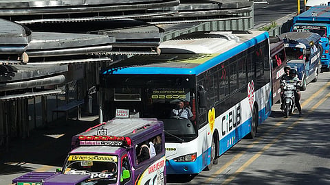 Mga drayber sa jeep gipahimangnuan nga di makigkompetensiya sa CBRT