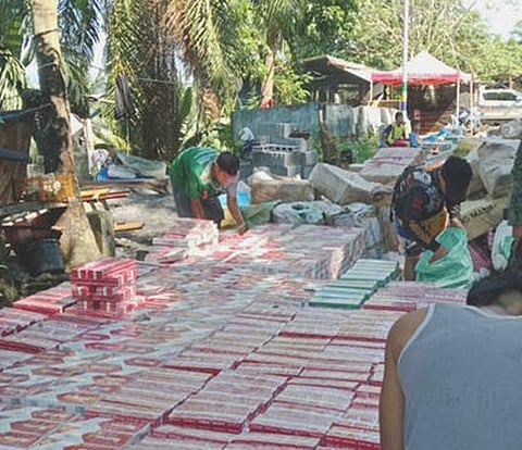 ZAMBOANGA. Lawmen score anew in the anti-smuggling campaign as they arrested an individual and seize some P20.1 million worth of smuggled cigarettes shipment on Friday, March 20, in Pinantao village, Parang, Maguindanao del Norte.