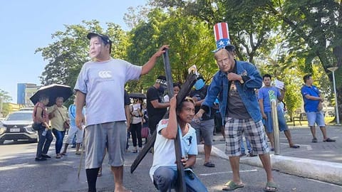Protesters decry oil price hikes, call for government action