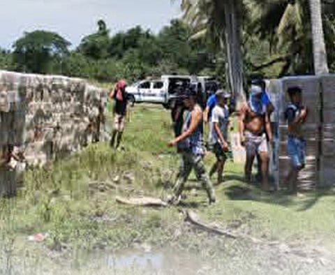 ZAMBOANGA. Lawmen arrest an individual and seize more than P47,000 worth of illegal drugs in a law enforcement operation Friday, April 3, in Purok 1, Poblacion village, Tubod, Lanao del Norte.