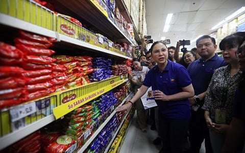 NO PRICE INCREASE. Trade and Industry Secretary Cristina Roque leads the special monitoring of basic necessities and commodities in several supermarkets in Taguig City on March 31, 2026. The Philippine National Police on Thursday (April 9) vowed to step up its monitoring of basic goods and commodities as manufacturers assure they would hold prices steady until April 30. (PNA photo by Avito Dalan)