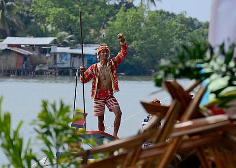 DAVAO. A Lumad raises his hand to show strength during last year's Subang Sinugdanan sa Kadayawan. (SunStar Davao File)