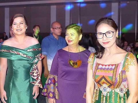 DAVAO. City Mayor Sara Duterte-Carpio, Susabel Reta & Dottie Wurgler-Cronin at the Kadayawan Ball competition. (Jinggoy I. Salvador)