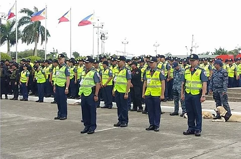 BACOLOD. A total of 3,194 security forces were sent off for the 39th MassKara Festival in rites held at the Bacolod Government Center Monday. (Glazyl Masculino)