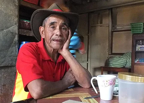 RESPECTED ELDER. Lakay Pulat explains cleansing rituals still practiced in Sagada town. (Maria Elena Catajan)