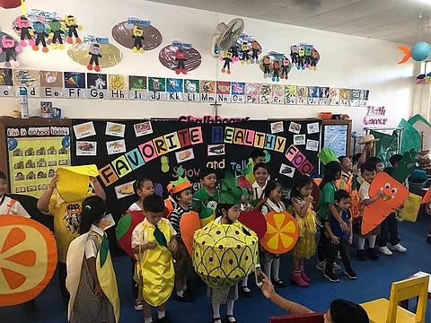 Posing with his other classmates. (Hanna Wabe)