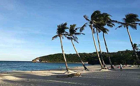 AKLAN. The Department of Labor and Employment-Western Visayas warns employers in Boracay Island to implement the wage increase among their workers to avoid penalties. (SunStar file photo)