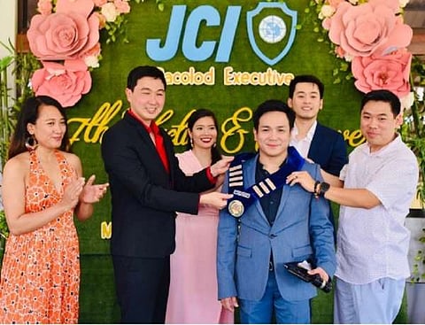 BACOLOD. From left, JCI Bacolod Executive past presidents Julie Encabo, Xavier Lim, and April Causing, newly inducted president Mhel Enderes Sillador, and other past presidents Timothie Williamson Sy and Napoleon Conmigo. (Contributed photo)