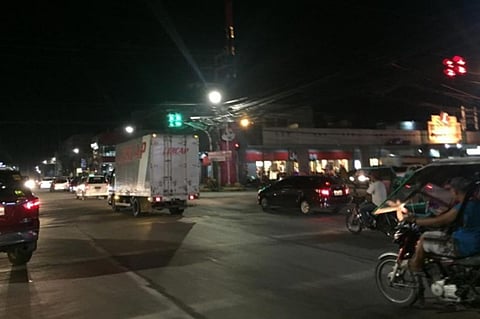 Traffic situation along Circumferential Road, Lopue's East, Bacolod City. (Merlinda A. Pedrosa)