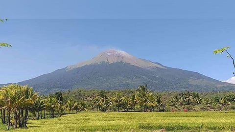 NEGROS. Mt. Kanlaon in Negros Island.