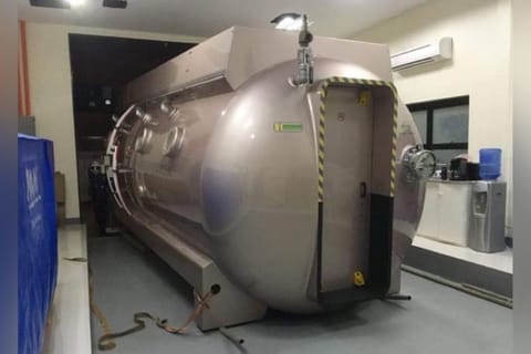 UP SOON. The ten-man hyperbaric chamber as it was being brought in to the Southern Philippines Medical Center Department of Emergency Medicine where it joins the single-unit chamber now being used not just for treatment of severe hard to treat wounds and diving decompression accidents but for severe Covid cases as well. (Jeff Ramos)