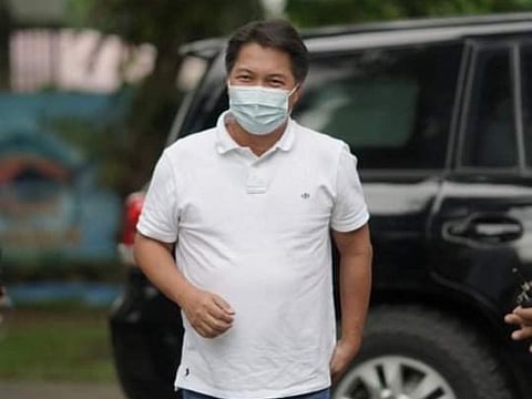 BACOLOD. Bacolod City mayoralty aspirant Alfredo "Albee" Benitez slams a fake Facebook post purportedly telling poor Bacoleños that he is paying their electric and water bills.