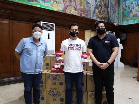 NLEX DONATION. NLEX, the builder and concessionaire of NLEX and SCTEX, recently turned over boxes of food and snacks for health workers assigned in vaccination sites in 13 LGUs in Manila, Quezon City, Caloocan City, Malabon City, Navotas City, Bulacan, Pampanga, and Bataan. (Contributed photo)