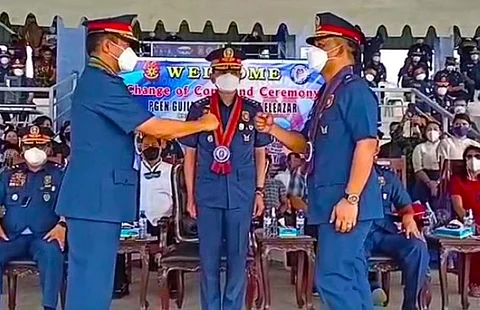 CHANGE OF COMMAND. outgoing PRO-Central Luzon Chief Brigadier General Valeriano De Leon turns over the leadership to incoming PRO-Central Luzon Chief Brigadier General Matthew Baccay. It was officiated by Philippine National Police Chief Director General Guillermo Eleazar. (Contributed photo)
