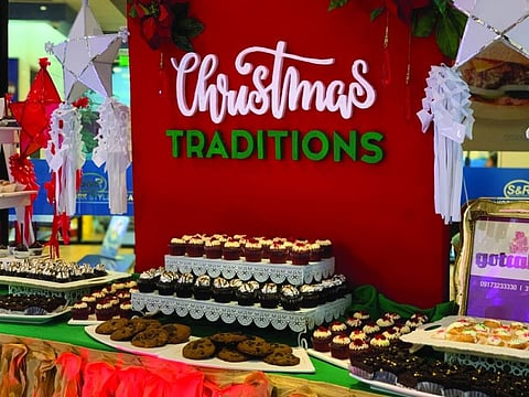 Taft East Gate celebrates Christmas traditions with tree lighting ceremony