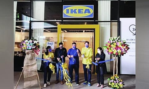 OPENING. Ikea Philippines unveils its first collection point in the Visayas at the Verandah of Robinsons Galleria Cebu on Tuesday, Feb. 8, 2022. From left are Angela Takayanaki, Ikea interior designer; Eric Cruz, director of business development at XDE Logistics; Jon Cinconiegue, Fulfillment developer at Ikea Philippines; Jarek Leśniewski, In Store Logistics manager at Ikea Pasay City, and Mae Adolfo, operations director at Robinsons Land. / CASSANDRA POCULAN