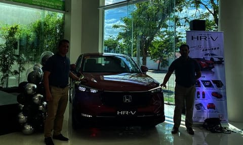 UNVEILING. Steve Gingco, chief operating officer of Honda Cars Makati Inc., left, and Rex Decena, department manager-field sales operations of Honda Cars Philippines Inc. unveil the all-new Honda HR-V on Tuesday, April 19, 2022 at the Honda Cars Cebu along A. Soriano Ave., North Reclamation Area, Cebu City. The all-new Honda HR-V is available in two variants, namely, the S CVT and Turbo CVT with prices ranging from P1.300 million to P1.6 million. / KATLENE CACHO-LAUREJAS