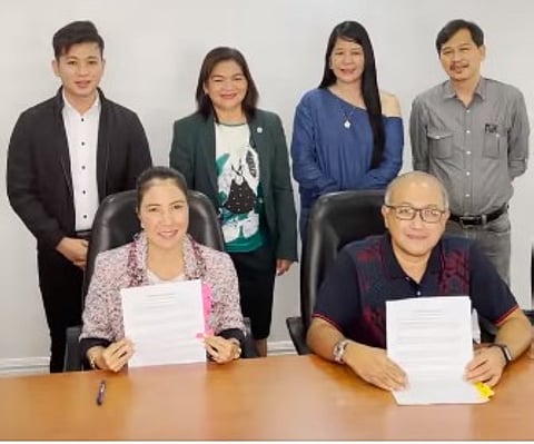 DIALYSIS AGREEMENT. Mayor Vilma Caluag and Luzon Medical SystemChief Executive Officer Peter Paul F. Soliman on August 2, 2022 signed an agreement setting the motion for free dialysis of Fernandinos at Heroes Hall. (Contributed photo)
