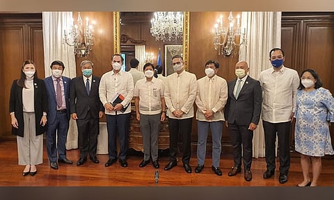 MANILA. President Ferdinand "Bongbong" Marcos Jr. meets with the digital infrastructure group of the Private Sector Advisory Council in Malacañang on August 3, 2022 to discuss nationwide internet connectivity and digitalization initiatives. (Contributed photo)