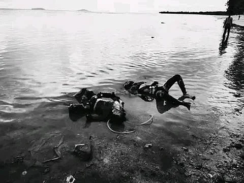 ZAMBOANGA. Two people allegedly involved in the trade of illegal drugs were killed in a clash Tuesday, August 23, with joint police and military operatives in Basilan province. A photo handout shows the two suspects lying dead at the shore of Semut village in Akbar town, Basilan. (SunStar Zamboanga)