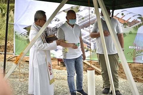 CDO. The Cagayan de Oro City Government broke ground for the construction of the 5-storey building of the City Disaster Risk Reduction Management Department's (CDRRMD) Disaster Coordination Center in Zone 8, Barangay Carmen. this city. (Photos from City Information Office)