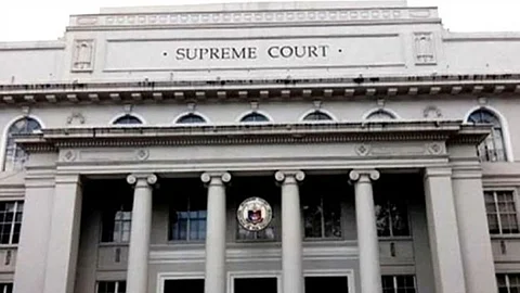 MANILA. Facade of the Supreme Court in Manila.