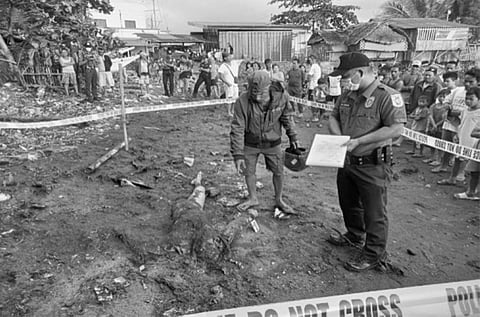 NEGROS. A fisherman was found at the shoreline of Barangay Cadiz Viejo, Cadiz City days after he failed to go home when he went fishing. (Cadiz PNP photo)