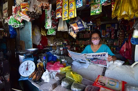 EMPOWERED MOTHERS. Opportunities for mothers are now endless and borderless. Sari-sari stores are just one option for mothers to invest in, as this is an ideal money-generating income for most stay-home moms.