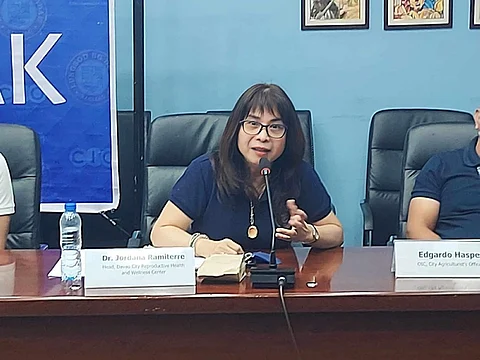 DAVAO. Si Davao City Reproduction Health and Wellness Center (RHWC) head Dr. Jordana Ramiterre atol sa I-Speak Forum sa City Hall Huwebes, Mayo 18, 2023. (Hulagway kuha ni Jeedie Mae Malana, DNSC Bachelor of Arts in Communication intern)