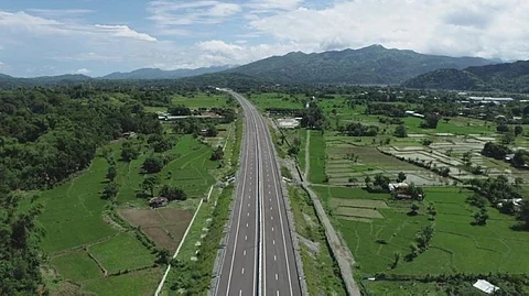 Tarlac-Pangasinan-La Union Expressway (Photo from Mark Villar's Facebook)