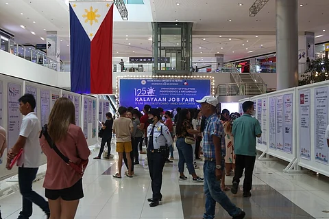 JOB SEEKERS. Hundreds of Dabawenyos were hopeful to land a job during the Kalayaan Job Fair at a local mall in Davao City. Over 3,500 local and overseas job vacancies were available at the job fair on June 12, 2023.