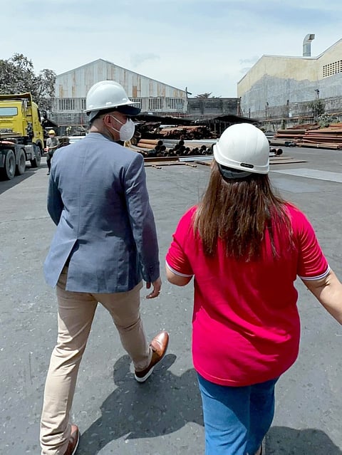 Chito visits the Regan plant in Quezon City