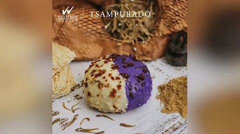 Tsampurado Donut. Dilis