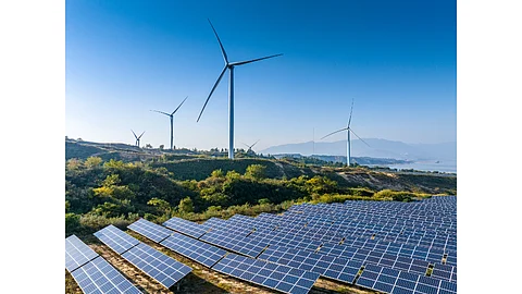 Wind and solar power plant