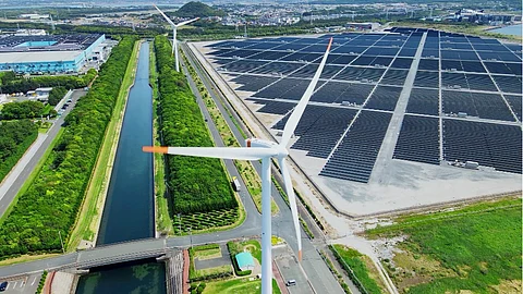 Wind solar hybrid
