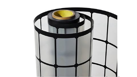 Black grid backsheet: HANGZHOU FIRST offers white backsheets with a black grid, combining an all-black aesthetic with high reflectance from the white background. (Source: Hangzhou First)