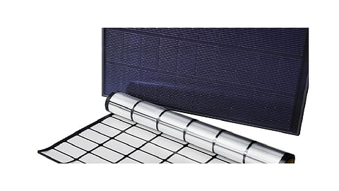 Dual options: HANGZHOU FIRST backsheets BEC-301 PC and BEC-301D are available in white and
black, offering high reflectivity and stability for photovoltaic applications. (Photo Credit: Hangzhou First)