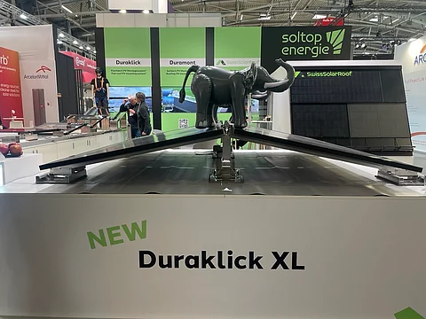 Soltop’s latest addition to its flat-roof mounting solution, Duraklick XL. The structure is claimed to support a weight of 1,200 kg. (Photo Credit: TaiyangNews)